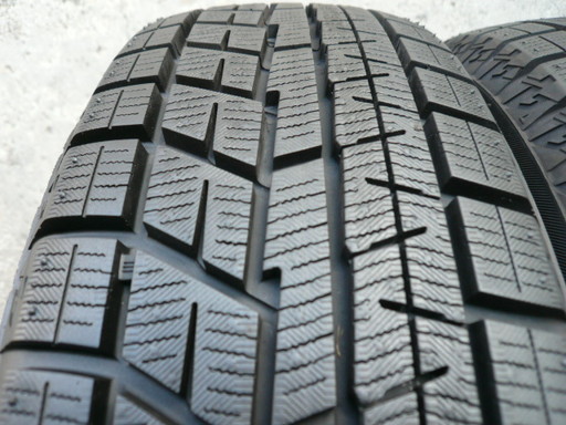 中古スタッドレスタイヤ175/65R14 82Q