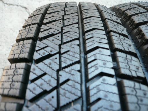 中古スタッドレスタイヤ145/80R13 75Q