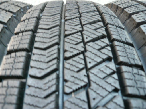 中古スタッドレスタイヤ145/80R13 75Q