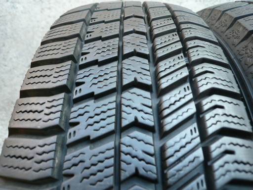 中古スタッドレスタイヤ175/70R14 84Q