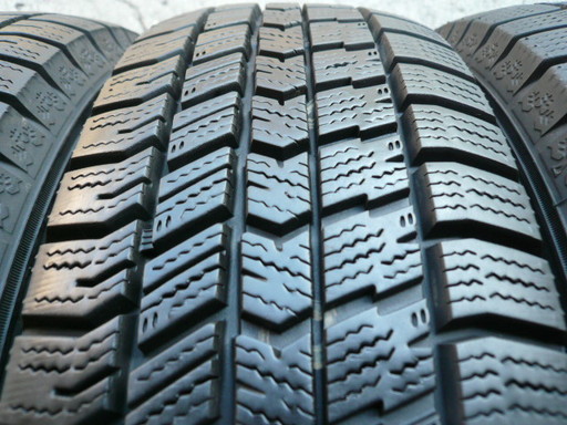 中古スタッドレスタイヤ175/70R14 84Q