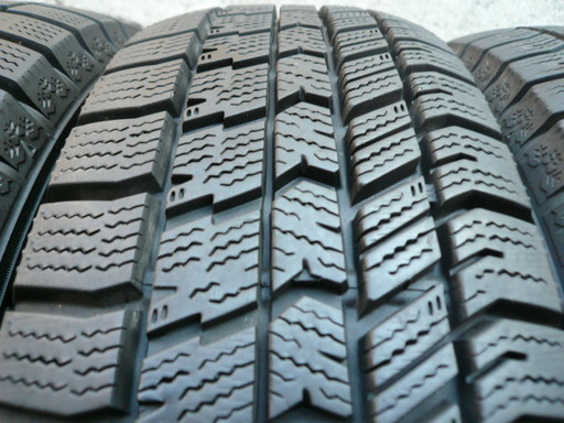 中古スタッドレスタイヤ175/70R14 84Q