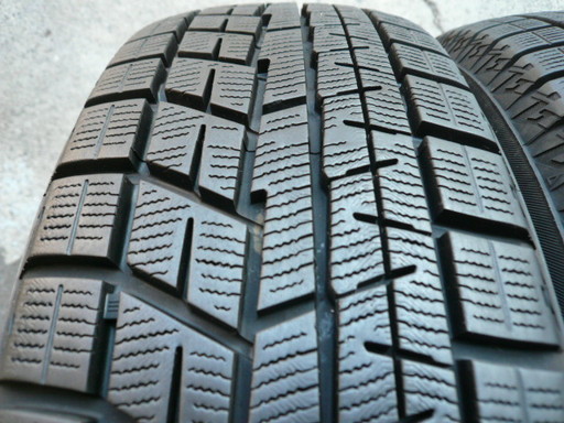 中古スタッドレスタイヤ185/60R15 84Q