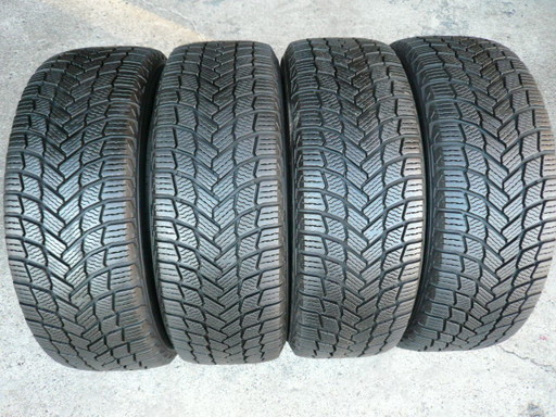 中古スタッドレスタイヤ205/55R16 91Q