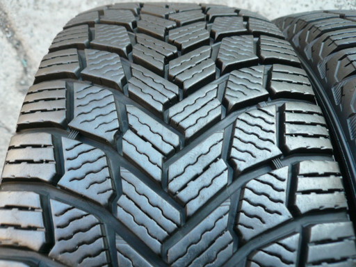中古スタッドレスタイヤ205/55R16 91Q