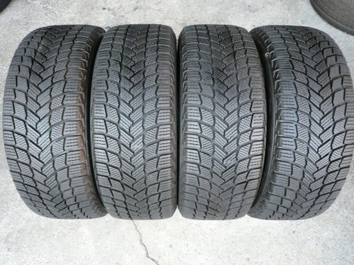 中古スタッドレスタイヤ215/50R17 95H
