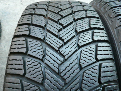 中古スタッドレスタイヤ215/50R17 95H