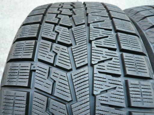 中古スタッドレスタイヤ225/45R18 95Q