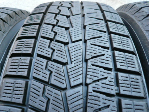 中古スタッドレスタイヤ225/60R18 100Q