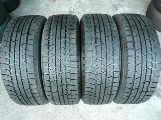 中古スタッドレスタイヤ235/60R18 107Q