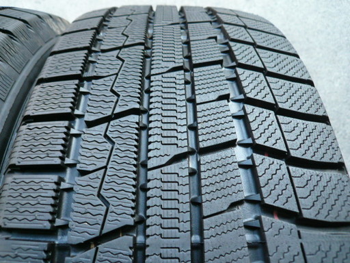 中古スタッドレスタイヤ235/60R18 107Q