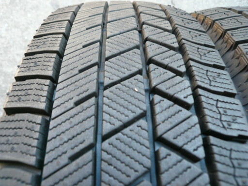 中古スタッドレスタイヤ165/65R15 81Q