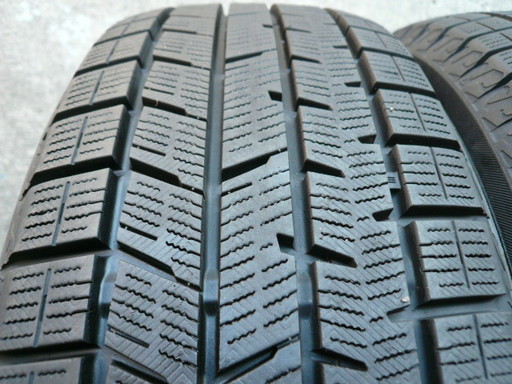 中古スタッドレスタイヤ185/60R15 84Q