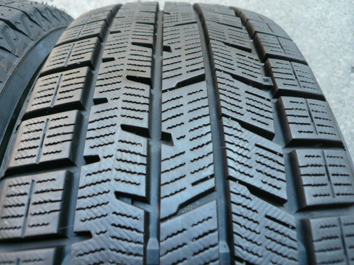 中古スタッドレスタイヤ185/60R15 84Q