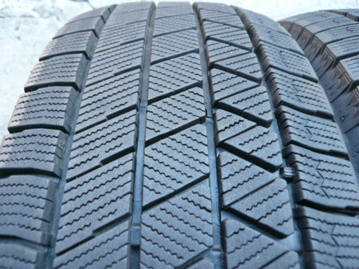 中古スタッドレスタイヤ205/65R16 95Q