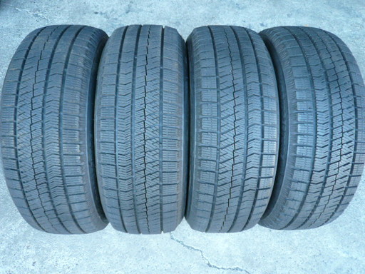 中古スタッドレスタイヤ215/60R16 95Q