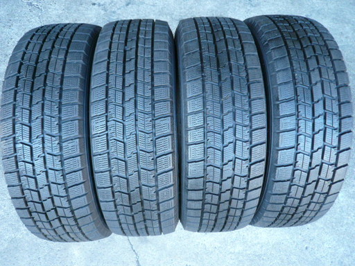中古スタッドレスタイヤ195/60R16 89Q