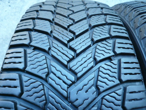 中古スタッドレスタイヤ215/65R16 102T