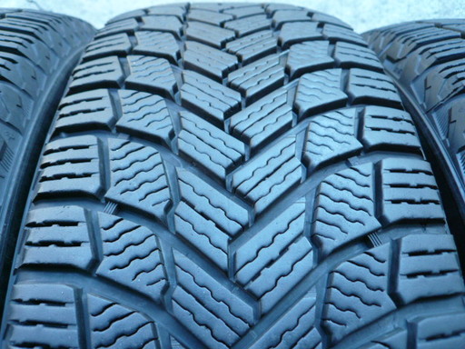 中古スタッドレスタイヤ215/65R16 102T