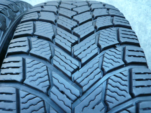中古スタッドレスタイヤ215/65R16 102T