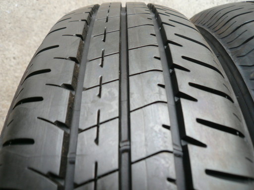 中古タイヤ165/60R15 77H