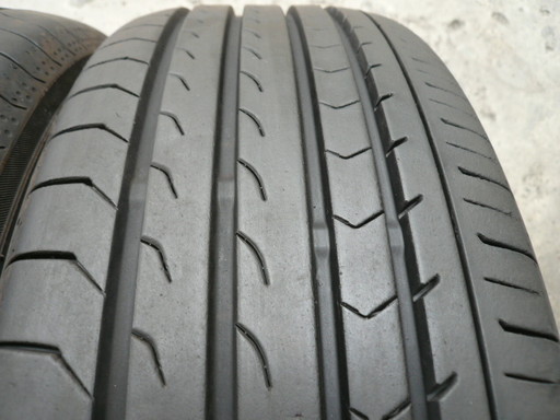 中古タイヤ215/65R16 98H