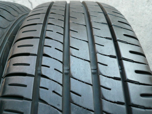中古タイヤ215/60R16 95H