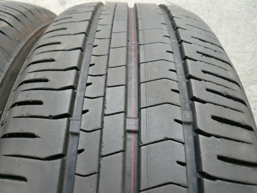 中古タイヤ215/60R16 95H