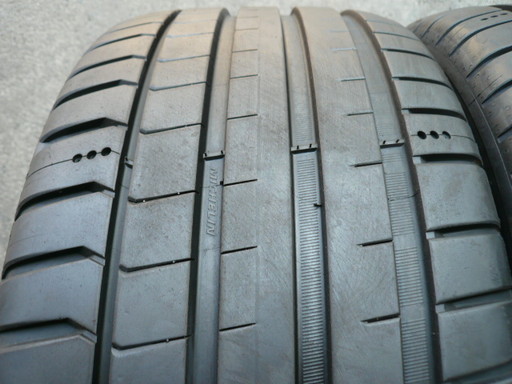 中古タイヤ245/40R17 95Y