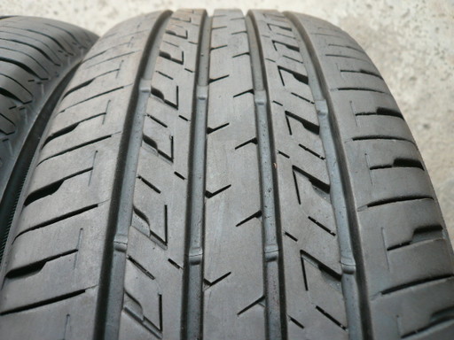 中古タイヤ215/60R17 96H