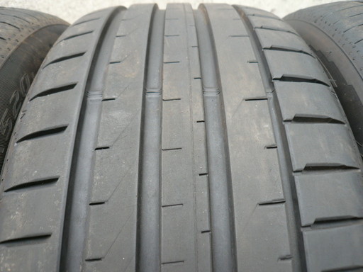 中古タイヤ245/45R19 102Y