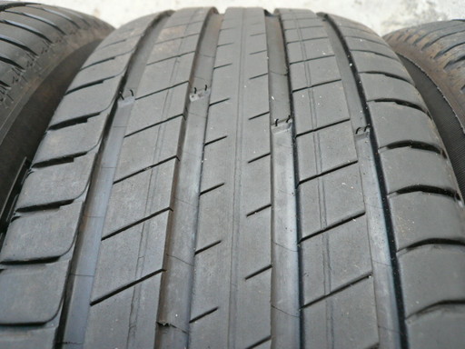 中古タイヤ235/60R18 103V