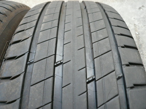 中古タイヤ235/60R18 103V