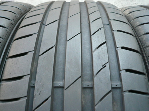 中古タイヤ225/45R18 95Y