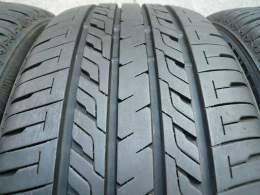 中古タイヤ225/40R18 92W