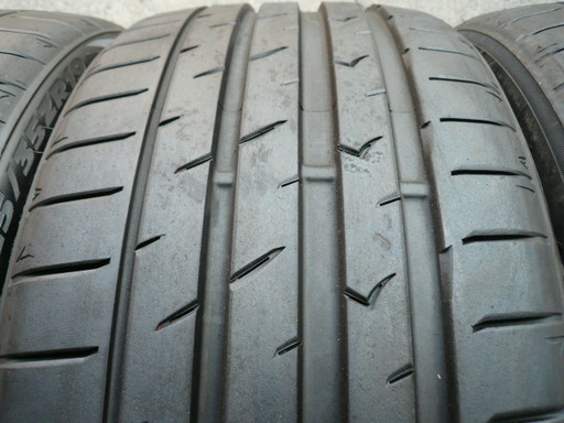 中古タイヤ225/35R19 88Y