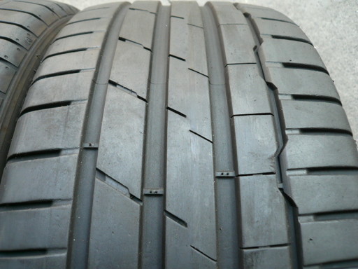 中古タイヤ225/40R18 92Y